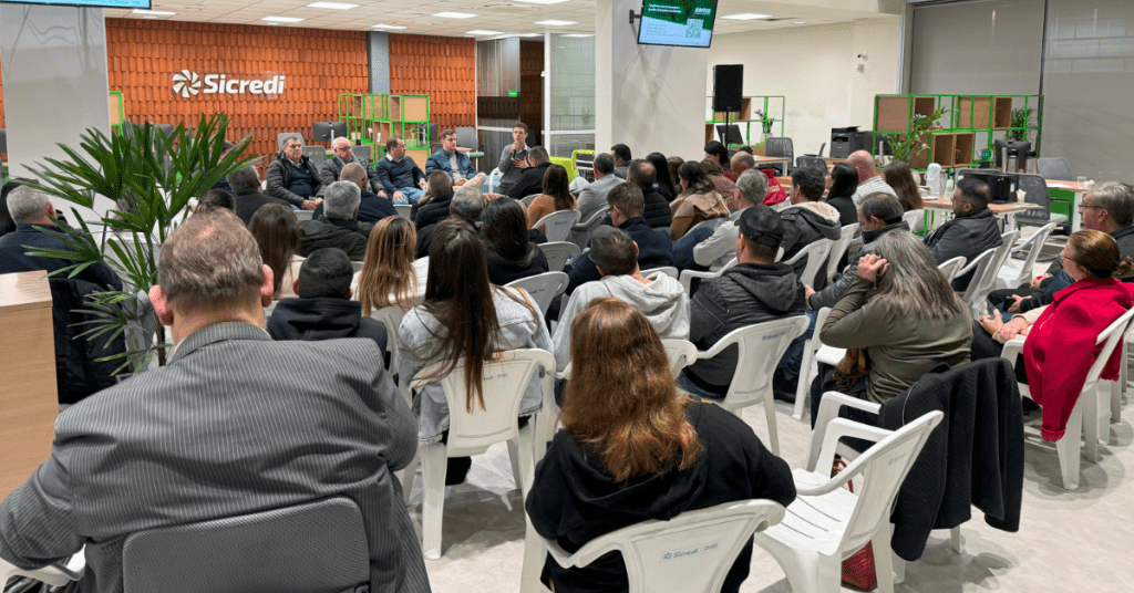 Entidades reúnem empreendedores na Sicredi para discutir a reconstrução da região 1 evento Sicredi Pioneira Sharlau São Leopoldo entidades empreendedores reconstrução enchente maio 2024 foto Kátia Vale TV 56
