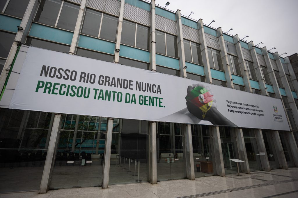 Deputados avaliam reestruturação do funcionalismo no RS em sessão extraordinária; entenda Assembleia Legislativa do Rio Grande do Sul