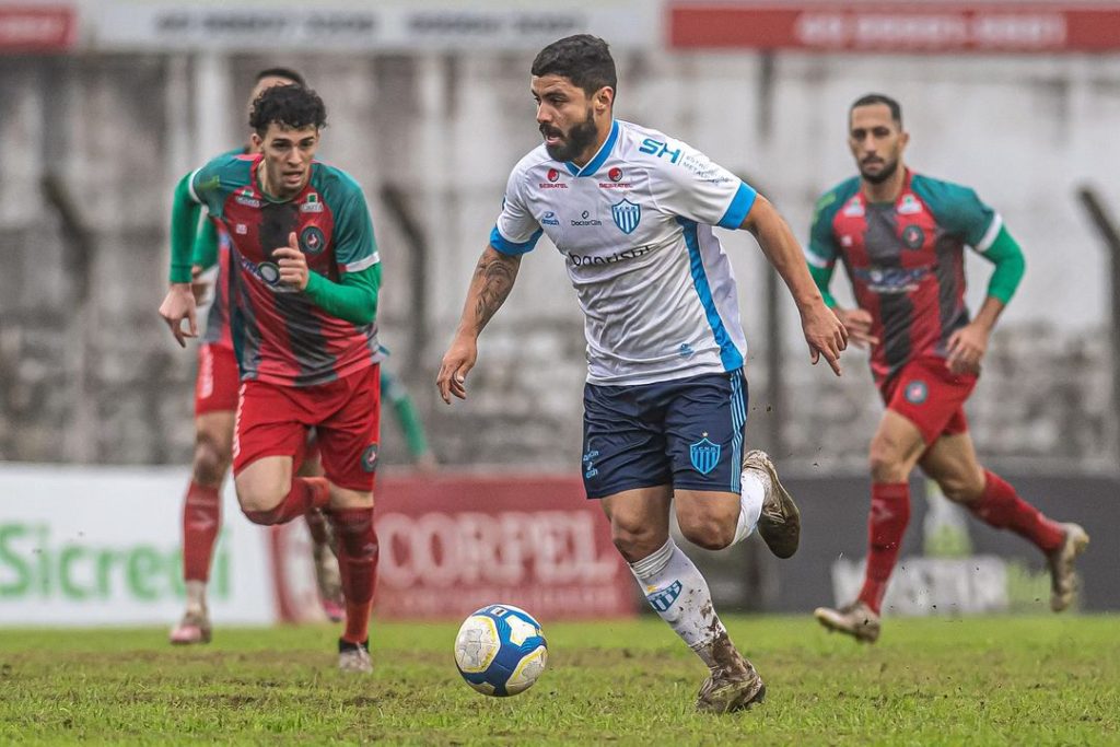 Novo Hamburgo buscou um empate que segurou até o fim (Foto: Ricardo Artifon/ECNH)