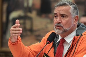 Governo Federal ajudará desalojados na compra da casa nova 1 Ministro da Reconstrução do RS Paulo Pimenta