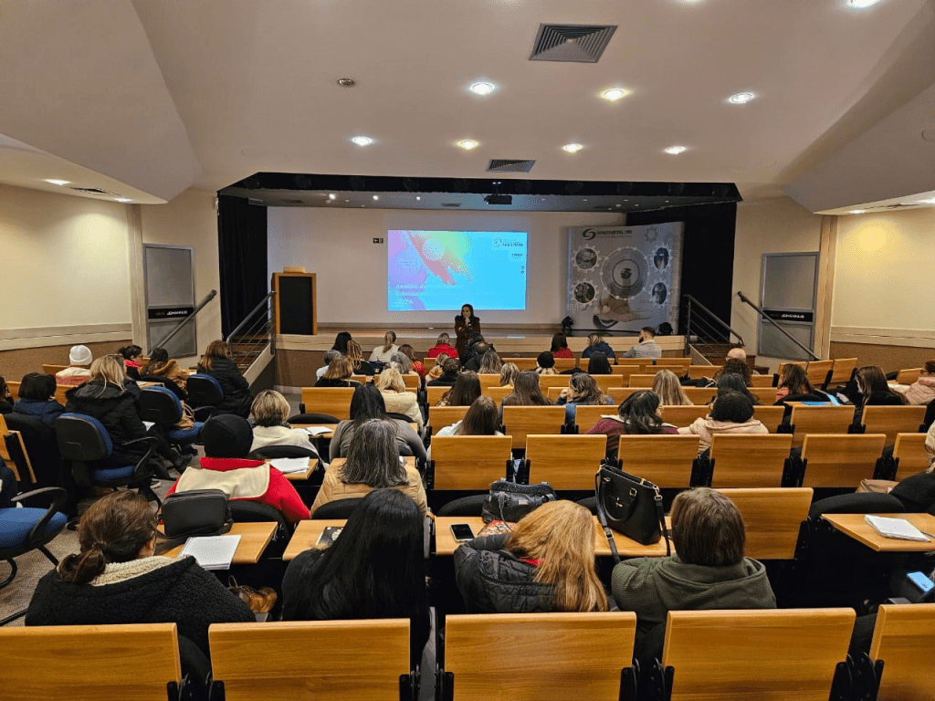 Educação reúne escolas municipais para esclarecer calendário letivo Foto: Diogo Fernandes