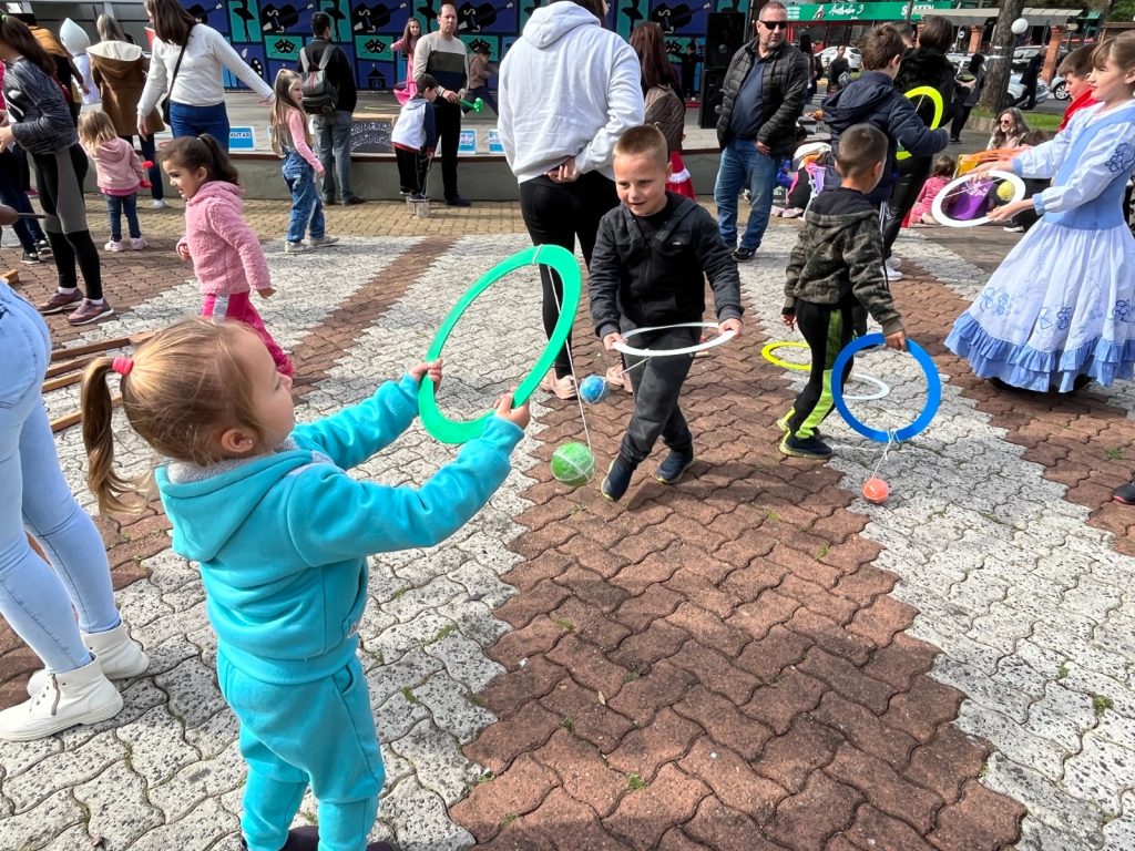 Neste sábado, “Vem Brincar na Praça”! projeto Vem Brincar na Praça em Estância Velha 2024