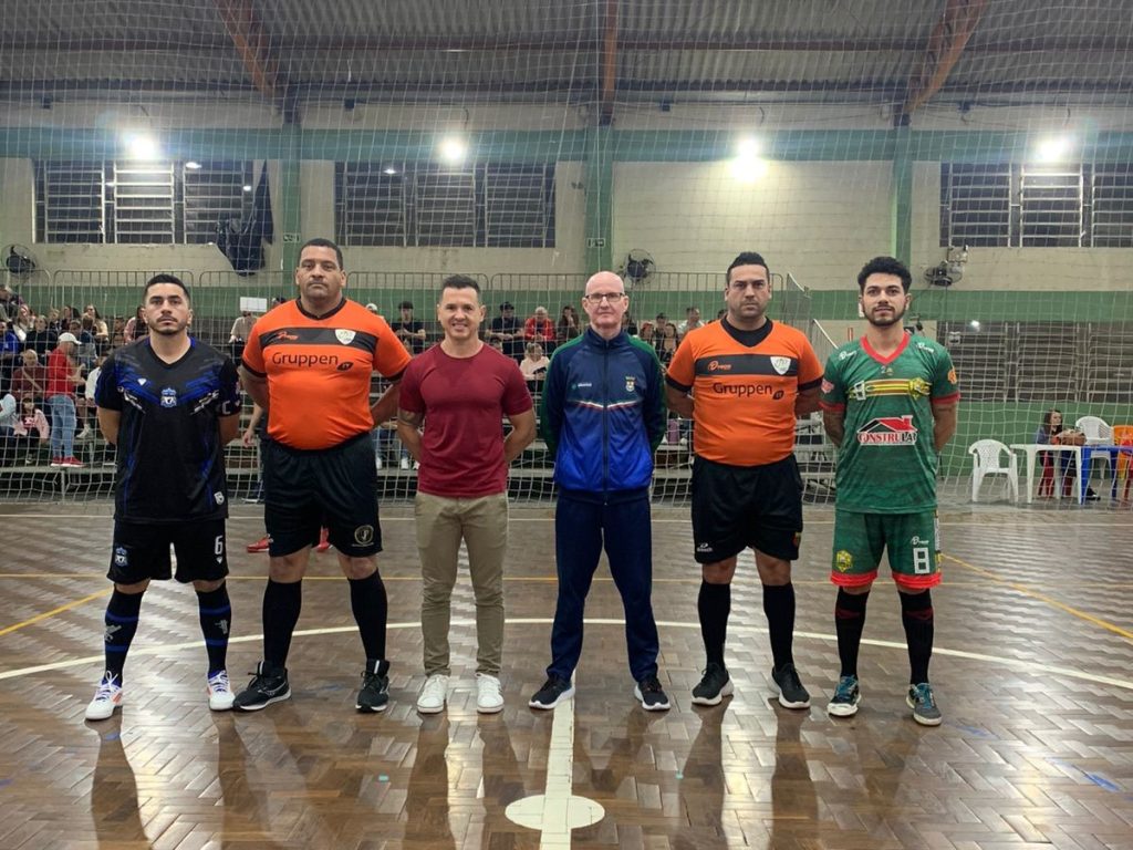 Definidos os semifinalistas do campeonato Série Ouro de futsal Os finalistas do Campeonato Municipal de Futsal Serie Ouro de Estancia Velha 1