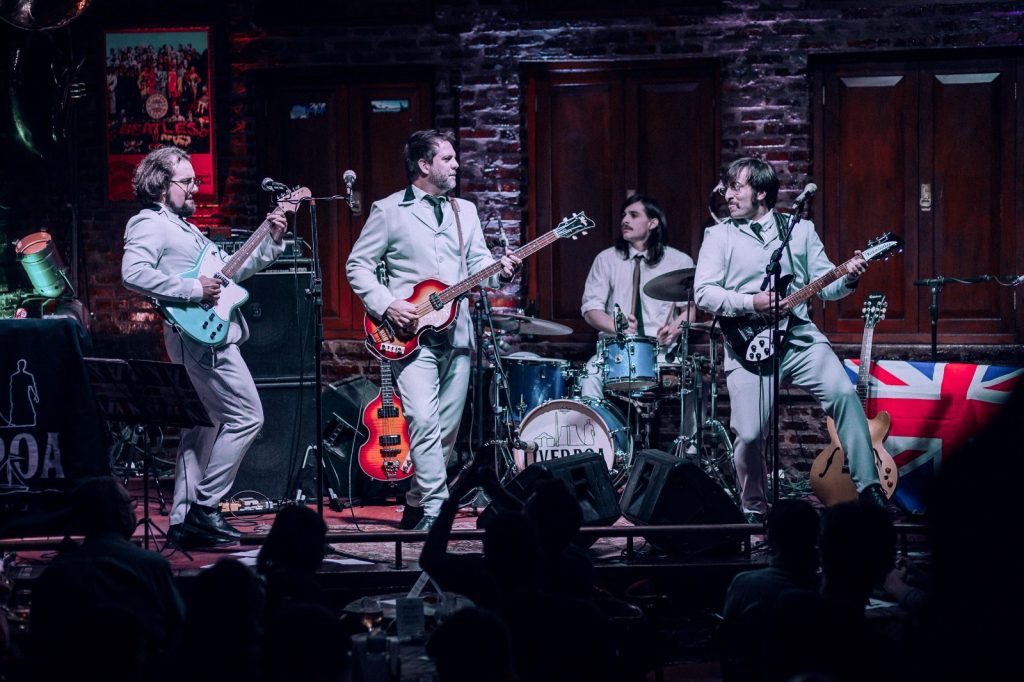 Música e dança estão entre as atrações da Feira do Livro banda Liverpoa - Beatles tributo