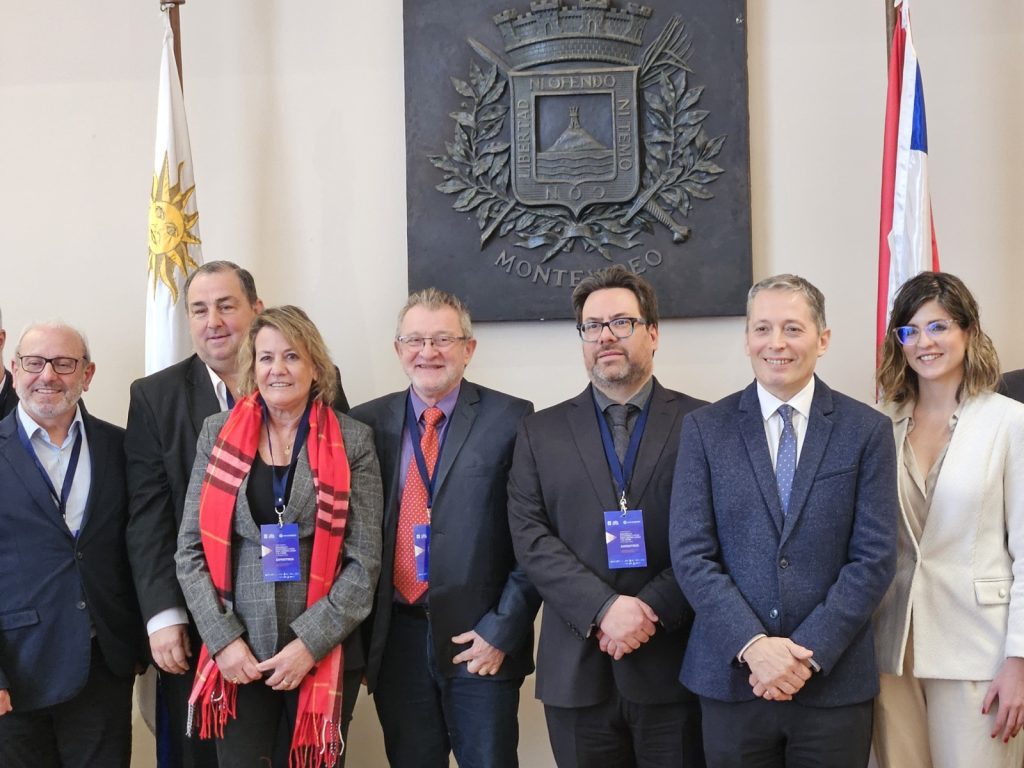 prefeito de Sao Leopoldo Ary Vanazzi e o secretario adjunto de Cultura e Relacoes Internacionais Jari da Rocha no 4o Forum do Desenvolvimento Economico Local para America Latina e Caribe