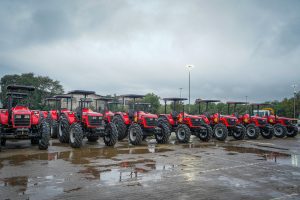 Governo Lula concede descontos nas dívidas de agricultores do RS; entenda 1 tratores novos