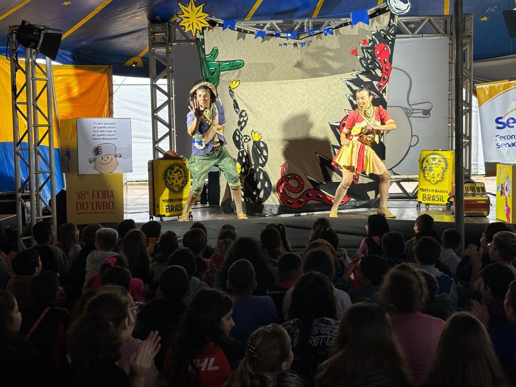 Shows e histórias são destaques na 38ª Feira do Livro Feira do Livro de São Leopoldo 2024 - peça teatral