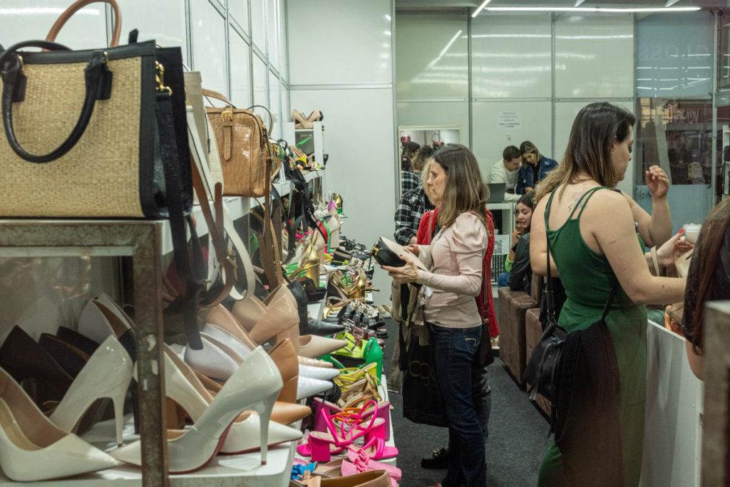 Fenac feira Loucura por Sapatos