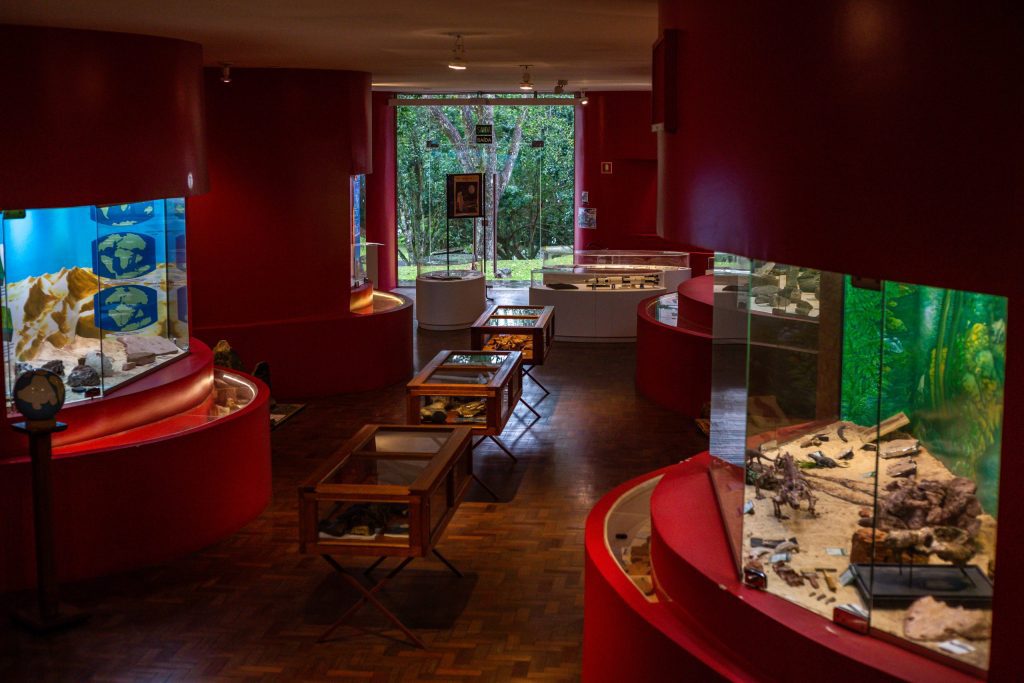 Museu de Geologia celebra 55 anos da chegada do homem na Lua Museu de Historia Geologica do Rio Grande do Sul