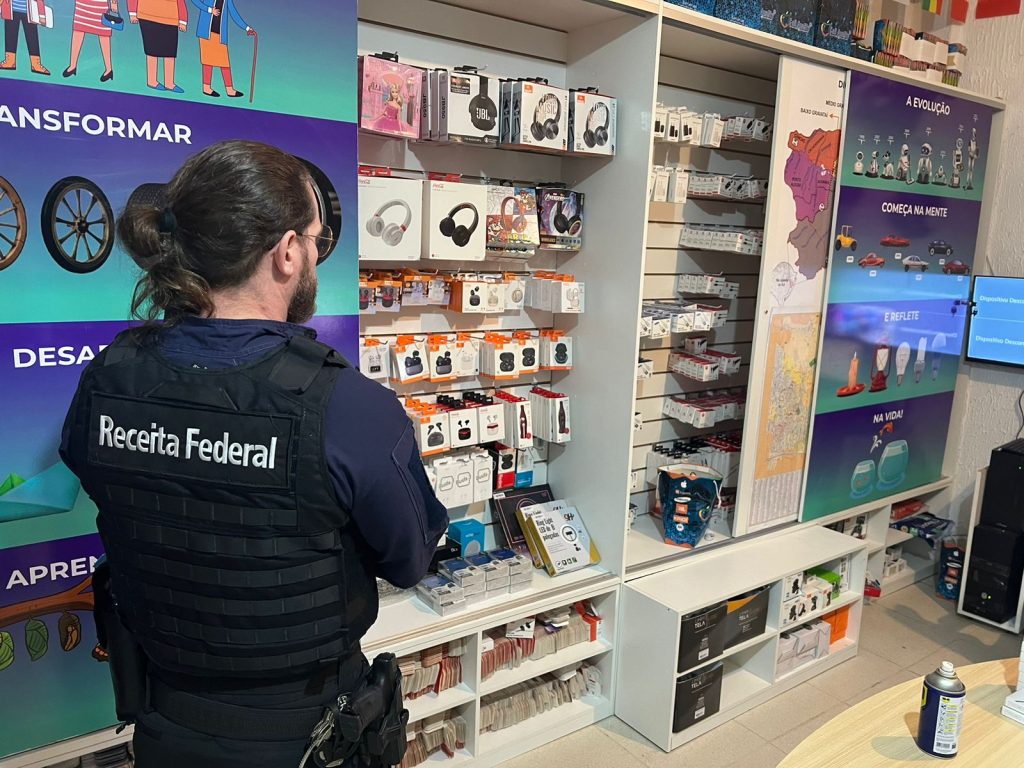 Receita Federal ataca comércio ilegal de celulares no Vale Receita Federal - apreensão de importados em Novo Hamburgo 2024