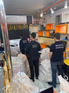 Receita Federal ataca comércio ilegal de celulares no Vale 1 4 toneladas de eletrônicos que superem os R$ 2 milhões