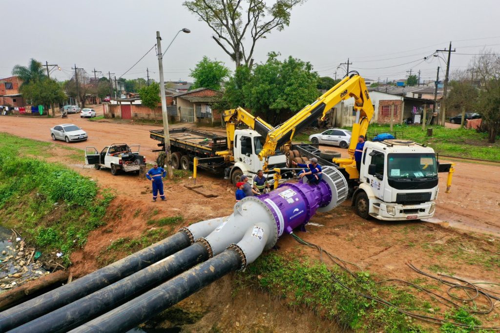 Bombas anfíbias são instaladas na Vila Brás para prevenir enchentes Semae instala bombas anfibias