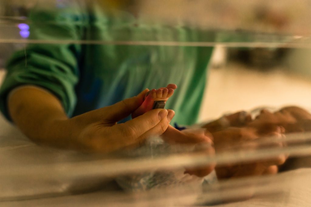 UTI Neonatal - recém nascido internado - foto divulgação Hospital Sapiranga