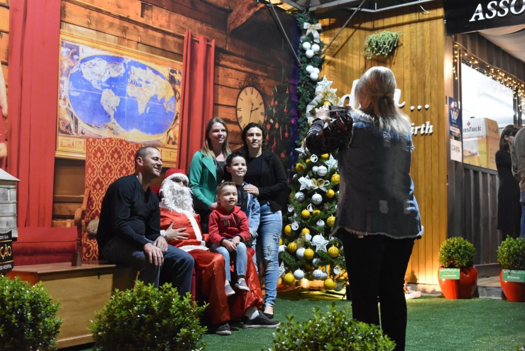 Natal dos Anjos - Dois Irmaõs - Casa do Papai Noel