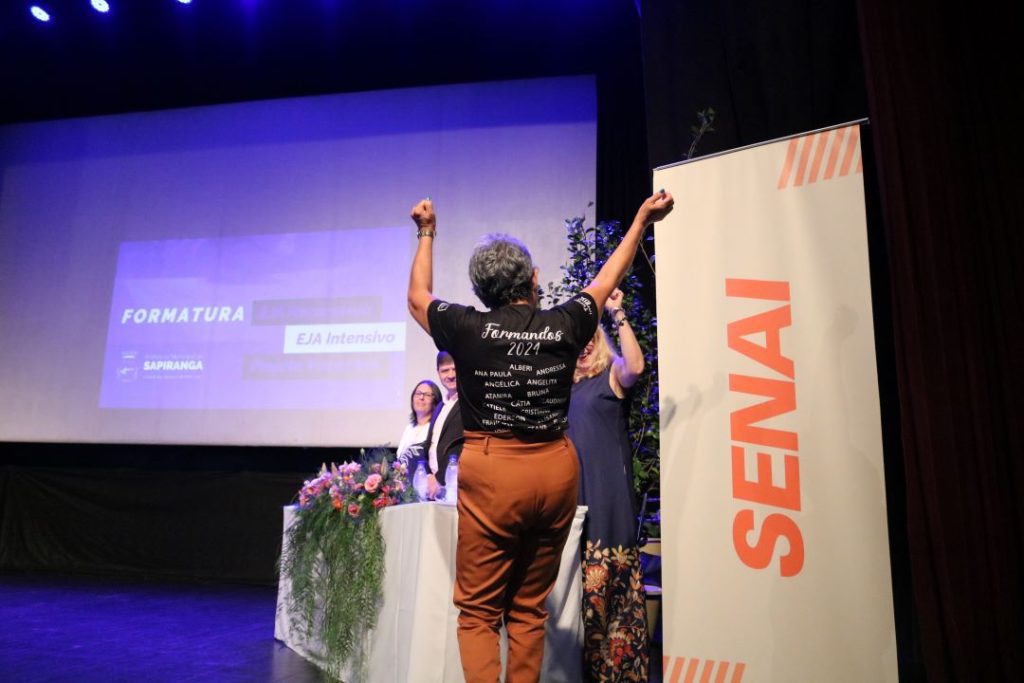 Sapiranga forma alunos do EJA e do Projeto Vocações 1 formatura EJA e Vocacoes em Sapiranga
