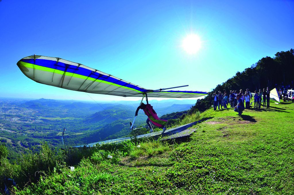 Esporte avança às alturas no Vale do Sinos; leia o jornal O Vale voo