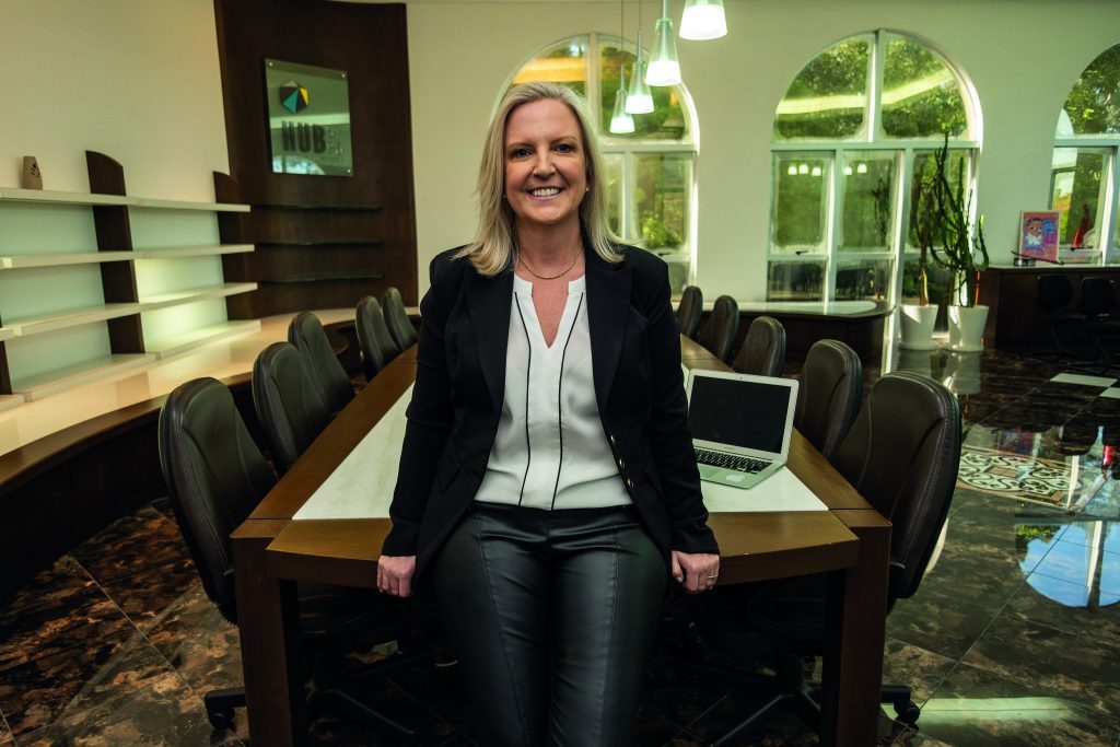 Carina Nath: “Prioridade continua sendo cuidar das pessoas” Prefeita Carina Nath min