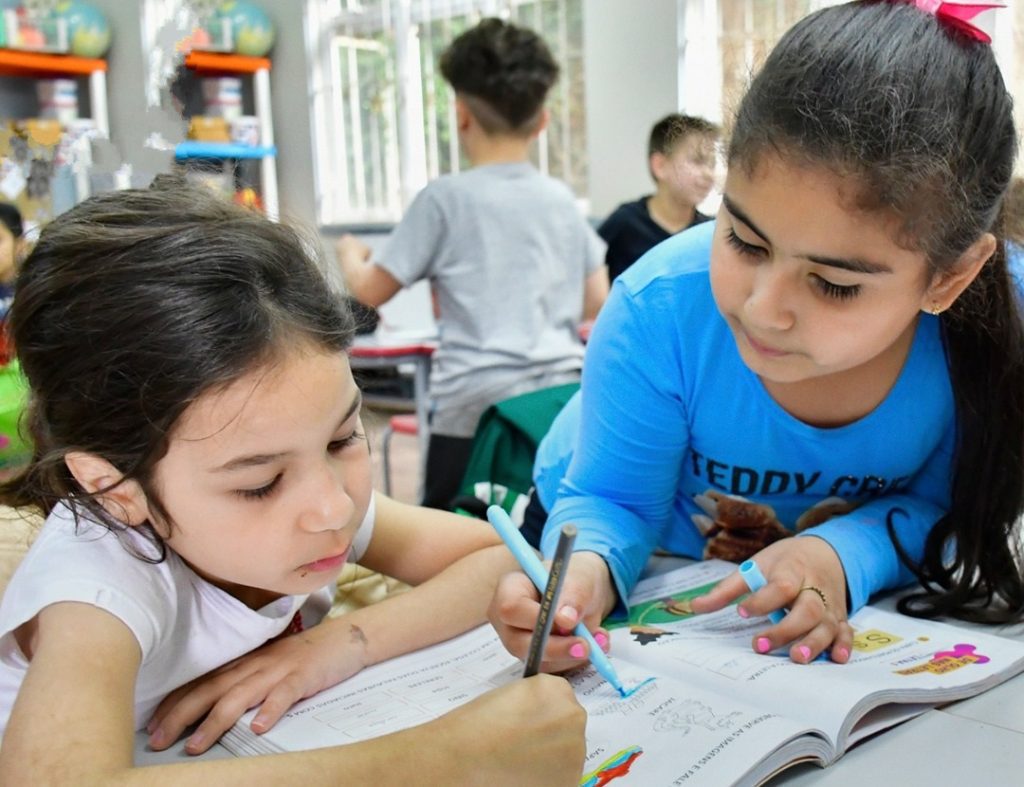 da7765ef 2c43 44ac b7cc 89c4f25f0aa7