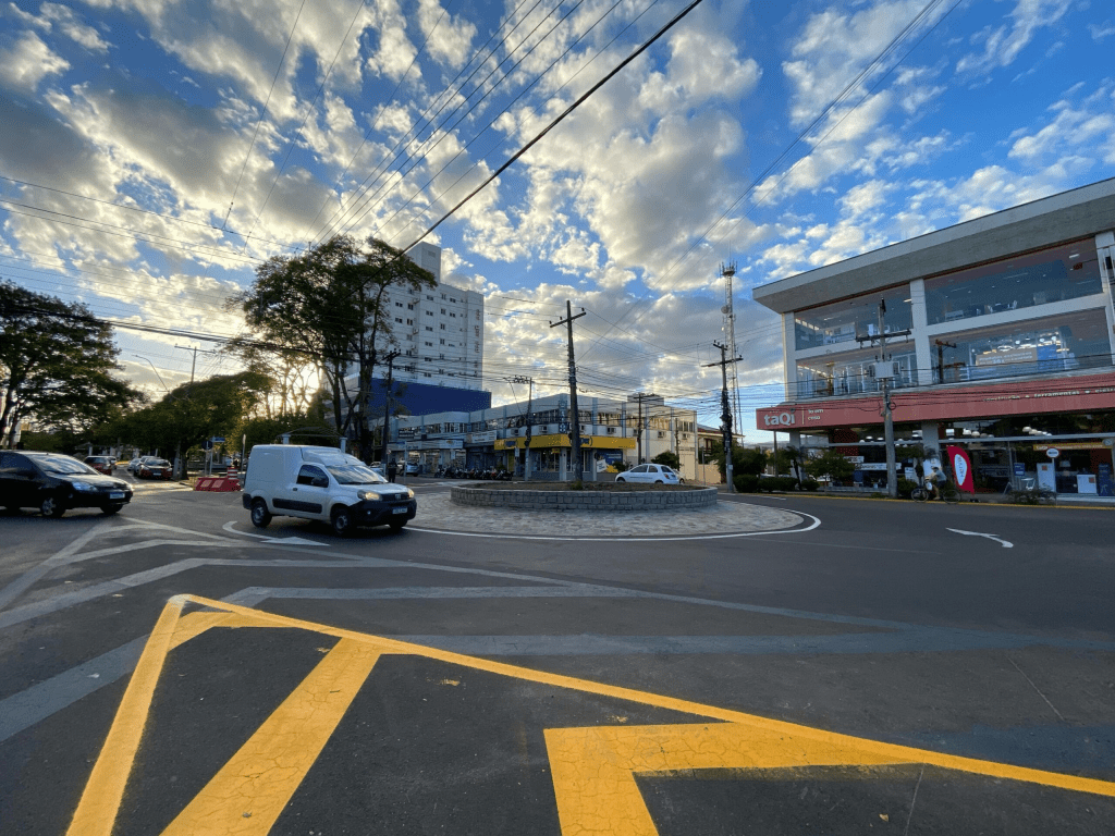 Novas rotatórias alteram o trânsito na 20 de Setembro imagem 2025 04 15 182139276