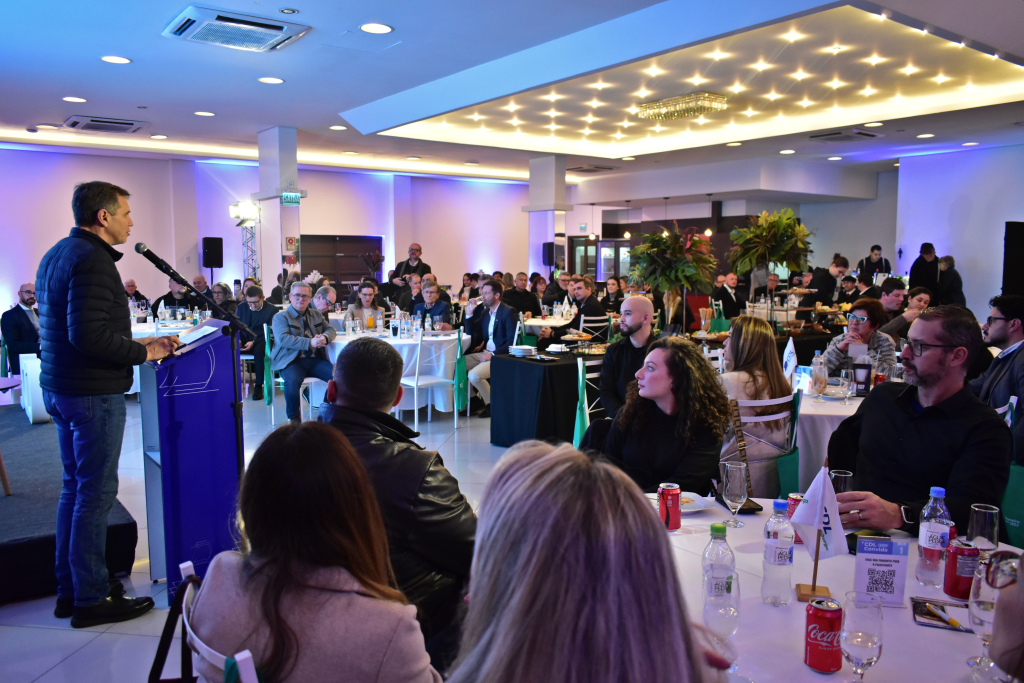 Secretário estadual apresenta estratégias para o desenvolvimento do RS no CDL Convida imagem 2025 06 12 143912469