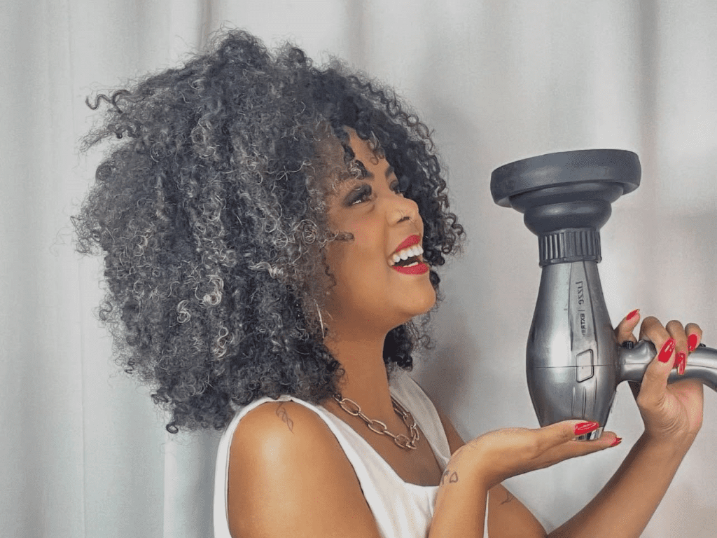 Vozes Negras em Novo Hamburgo: Coletivos dão visibilidade à luta e à solidão da mulher negra A mulher negra em destaque no Estação Hamburgo da Vale TV