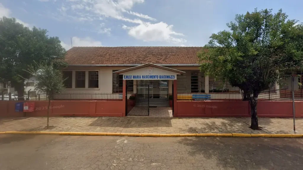 Criança morre e outras três pessoas ficam feridas após ataque com faca em escola no Norte do Estado Crianca morre apos ataque de facas em scola no norte do Estado