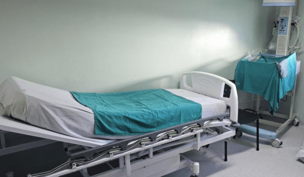 Hospital Centenário recebe novas camas para Centro Obstétrico com doação da Unimed Hospital Centenario recebe novas camas