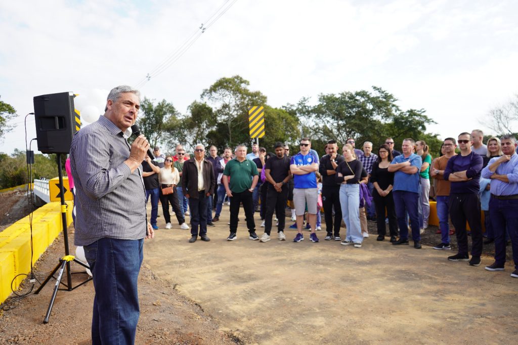A prefeitura de Campo Bom entregou oficialmente a reforma da ponte sobre o Arroio Schmitd neste sábado (26).