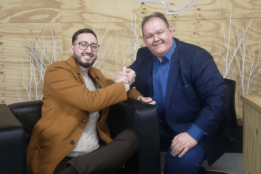 Criatividade e autenticidade de Mateus Herrmann em entrevista sobre posicionamento pessoal e inovação em Sapiranga