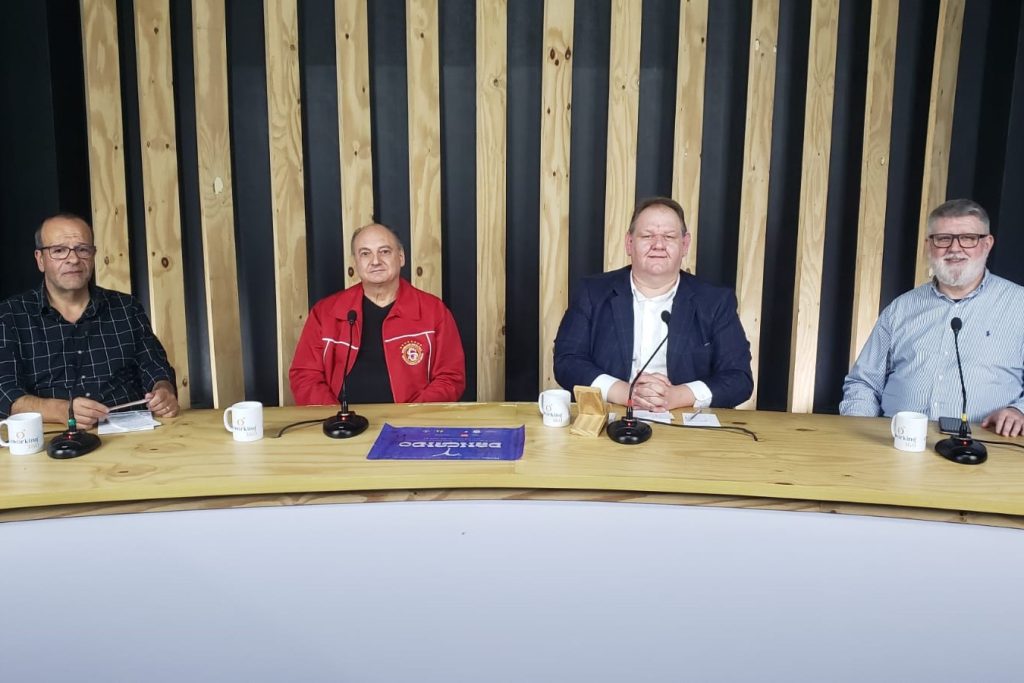 Tradição esportiva e comunicação regional em destaque no Vale do Sinos Debate no Estação Hamburgo reúne Marcos Couto, Alfeu Rost e Sérgio Jost para relembrar conquistas, analisar o presente e projetar o futuro do esporte e da comunicação regional
