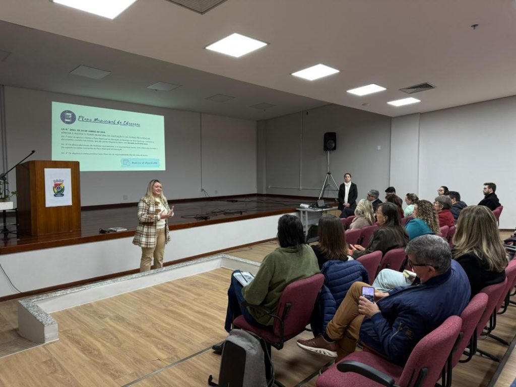 O Fórum Municipal de Educação de Novo Hamburgo tem como principal missão coordenar as conferências municipais de educação e acompanhar a execução de suas deliberações.