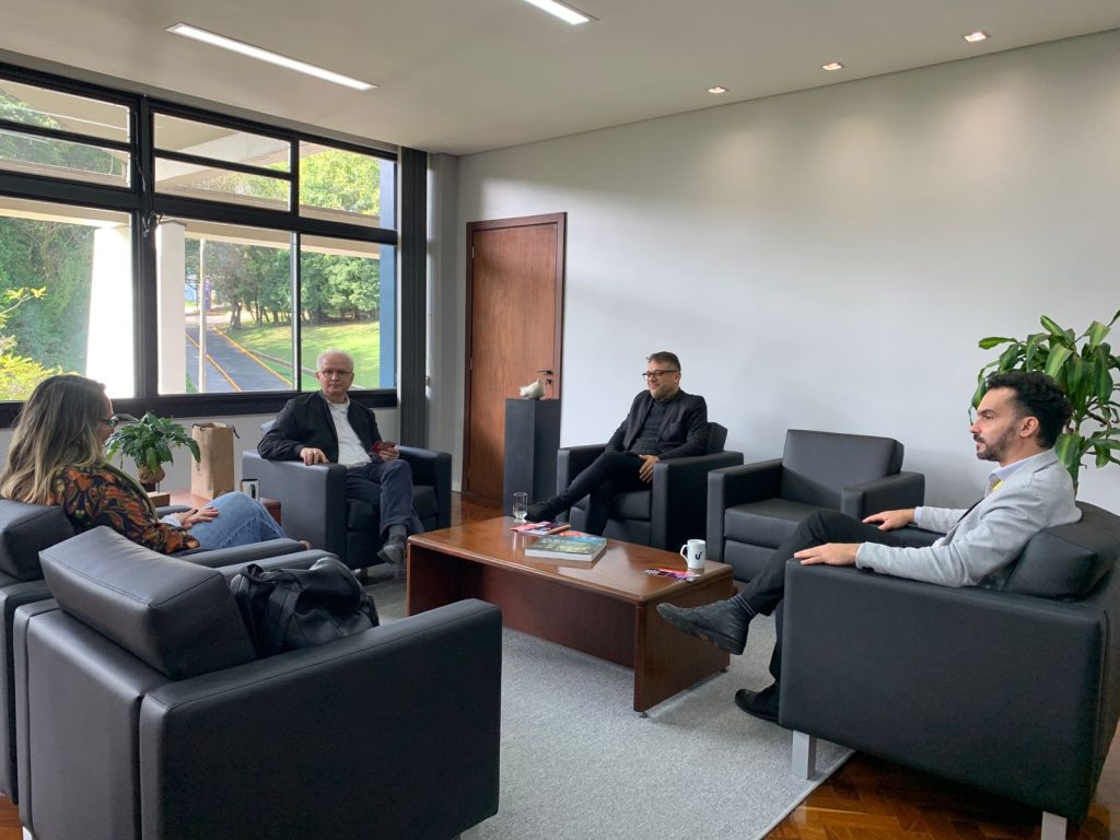 Frente Parlamentar de Homens pelo Fim da Violência Contra as Mulheres visa combater a violência contra a mulher através de uma união de vereadores, deputados e apoiadores e a inserção também de homens nesta luta.