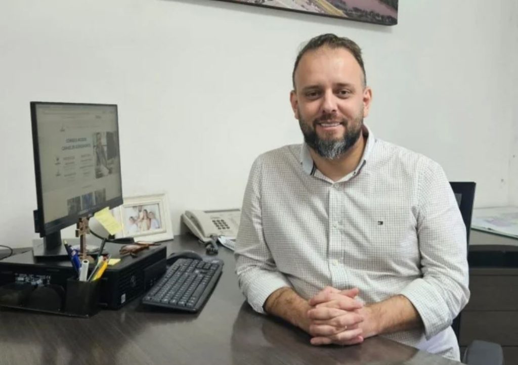 Gabriel Dias deixa cargo de diretor-geral do Semae direção-geral do semae tem mudança com a saída de Gabriel Dias do cargo.