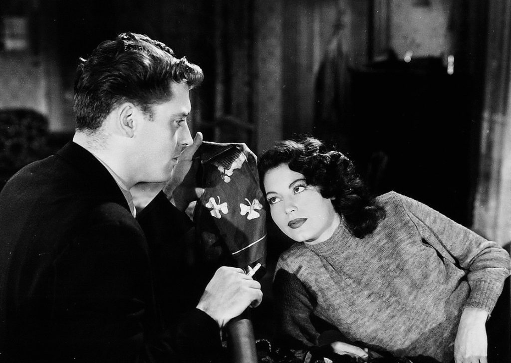 Cine Clube Paranoi apresenta o fillme "Assassinos".