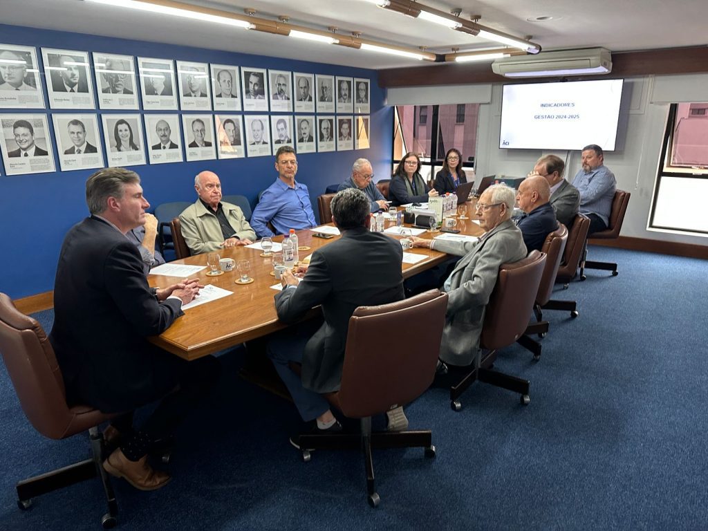 Robinson Klein é referendado para novo mandato na presidência da ACI ACI elege por unanimidade Robinson Klein como presidente.