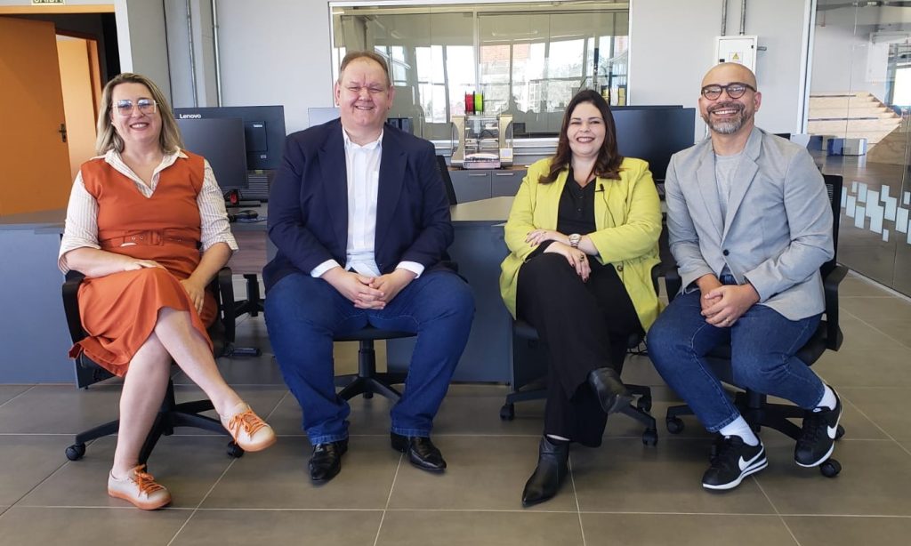 Programa reuniu Ana Paula da Silva, Francisco dos Santos e Graciane Konzen em edição especial transmitida do FTEC Studio Lab, espaço maker que impulsiona projetos criativos e aproxima a comunidade do futuro da tecnologia.