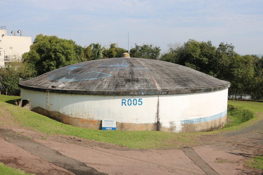 Limpeza de reservatórios pode afetar abastecimento de água em bairros de Novo Hamburgo Comusa realiza limpeza de reservatórios, podendo haver desabastecimento de água em bairros de Novo Hamburgo.