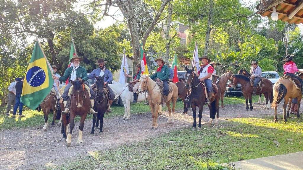 Exigências de documentos para a participação do desfile Farroupilha de Novo Hamburgo.