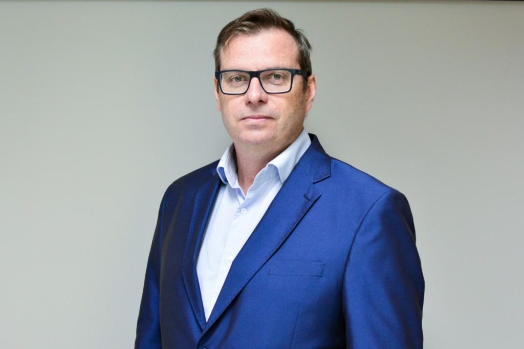 Fenac decide por colocar Marlos Schmidt na presidência interina da Fenac.