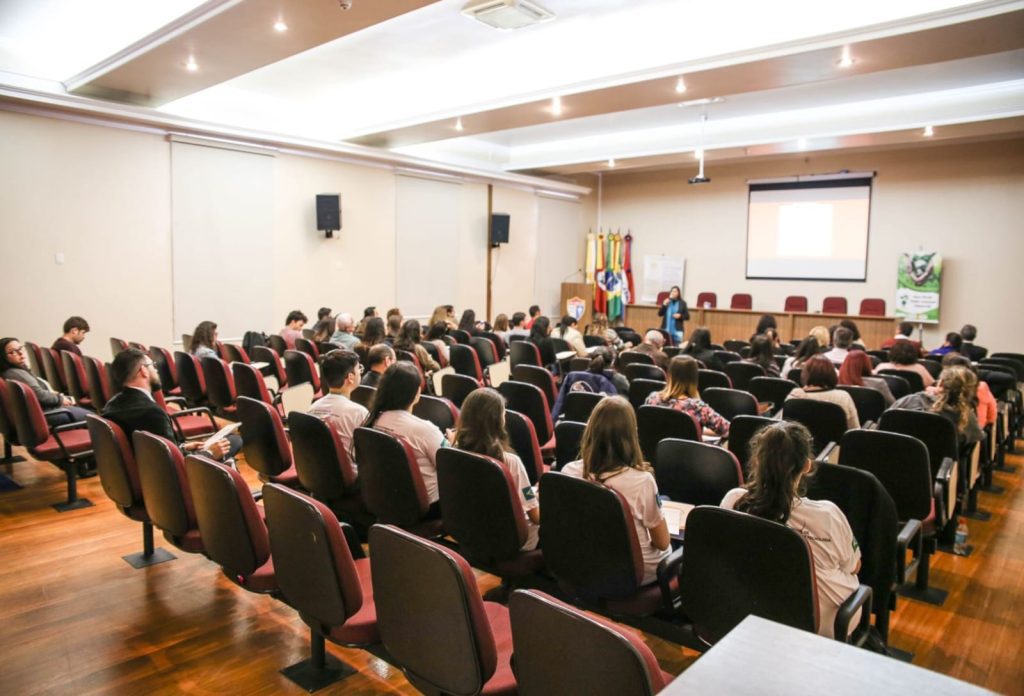 7º Seminário Sala Verde retorna ao formato presencial e reforça compromisso com a sustentabilidade Seminário de Educação Ambiental Sala Verde Padre Amstad reúne especialistas, educadores e comunidade para debater educação ambiental