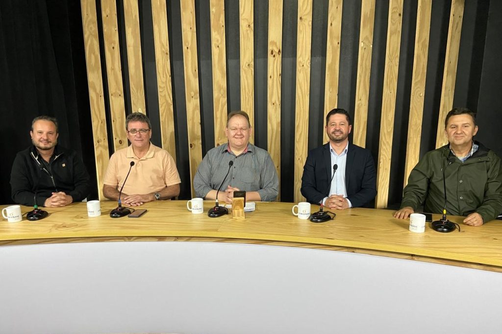 Estação Hamburgo recebeu Ibanes Mariano, Leandro Zambrano, Raizer Ferreira e Ricardo “Ica” Ritter para discutir política, a influências das igrejas, a fé e futuro do Vale