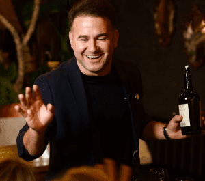 Sommelier Rafael Moura proprietario da Adega Onze06
