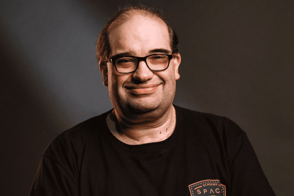 Sérgio Sacani desembarca em Porto Alegre para abrir a jornada da Gramado Summit 2026 Evento gratuito no Instituto Caldeira reúne grandes nomes da inovação, humor, ciência e negócios para apresentar o conceito da próxima edição do Gramado Summit