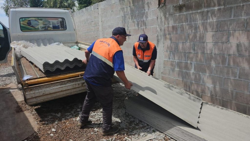 Equipe da Defesa Civil de Novo Hamburgo conclui apoio humanitário a Erechim Quatro agentes da Defesa Civil de Novo Hamburgo foram para Erechim para ajuda comunitária após a cidade sofrer com o temporal no final de novembro. Foto: Defesa Civil/Divulgação
