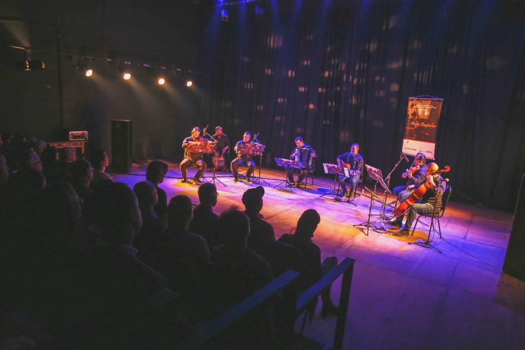 O espetáculo “Nosso Natal, Nossa Música” vai levar ao palco canções da cultura gaúcha e do repertório natalino em novos arranjos, durante a programação do Natal dos Anjos de Dois Irmãos. Foto: Tiago da Rosa
