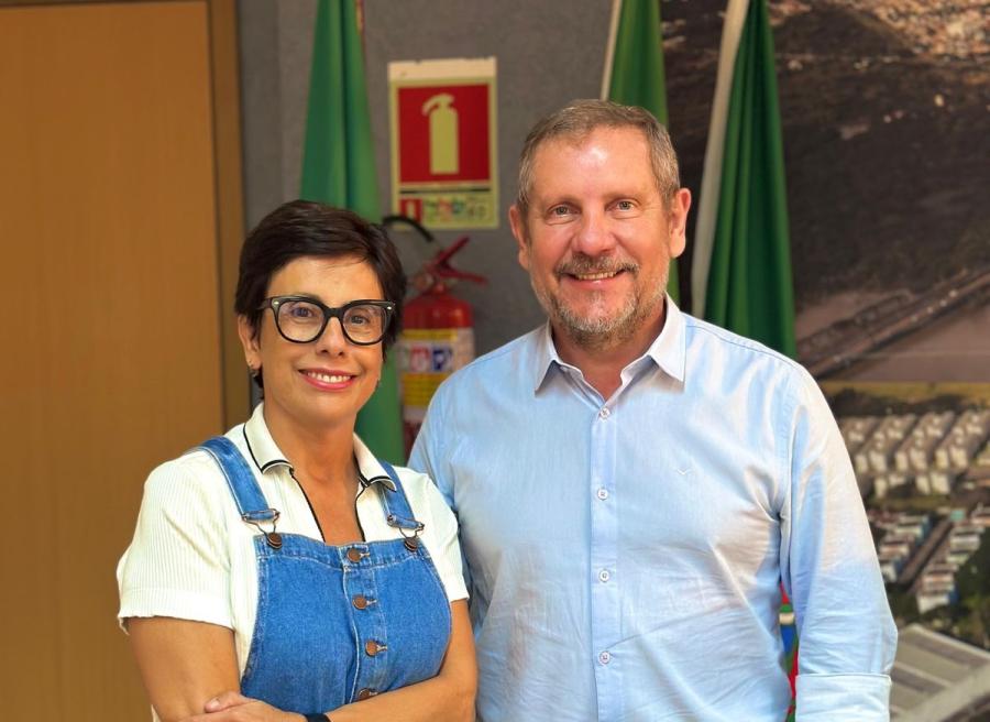 Iara Cardoso é anunciada como nova secretária de Saúde de São Leopoldo Iara Cardoso e prefeito Heliomar Franco. Foto: Wagner Oliveira