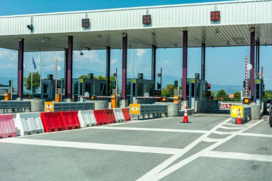 ACI se posiciona contra modelo atual de concessões de rodovias no RS ACI alerta que as concessões rodoviárias podem elevar custos de deslocamento e afetar a economia regional. Foto: Getty Images