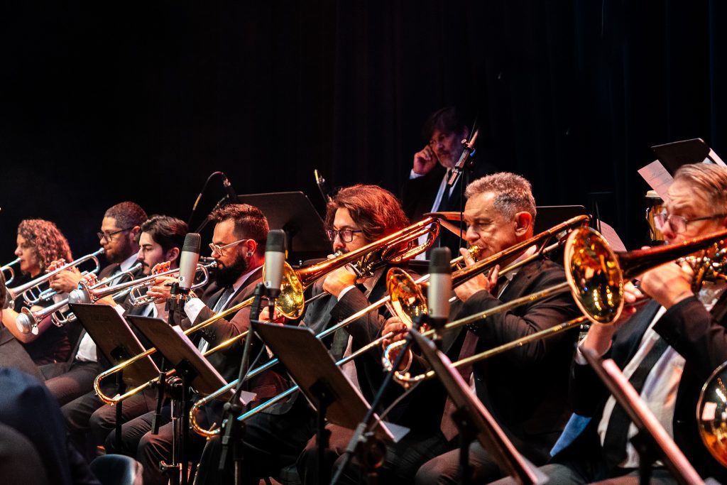 A Orquestra de Sopros de Novo Hamburgo participa da abertura da Fimec, recepcionando o público com execução dos hinos oficiais. Foto: Marina Bastos/Arquivo IAR