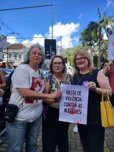 Feminicídio é lembrado em ato simbólico com 16 sapatos em Novo Hamburgo 3 Fotos: Divulgação