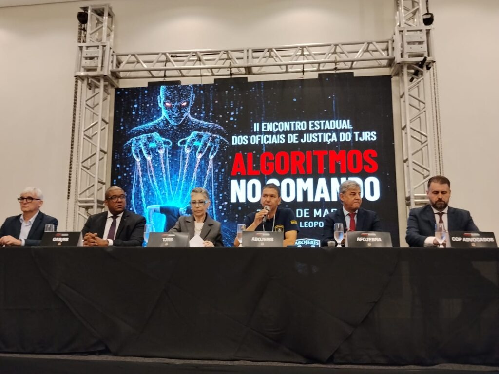 Encontro de Oficiais de Justiça debate impactos da inteligência artificial e das big techs em São Leopoldo Encontro de Oficiais de Justiça segue neste sábado (21) reunindo especialistas para discutir os efeitos das tecnologias no Judiciário, no trabalho e na democracia